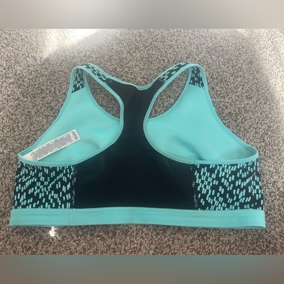 Nike Sports Bra Size L - Picture 2 of 2